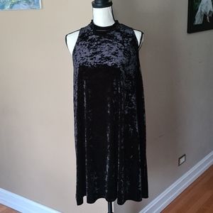Black Velvet Sleeveless Dress